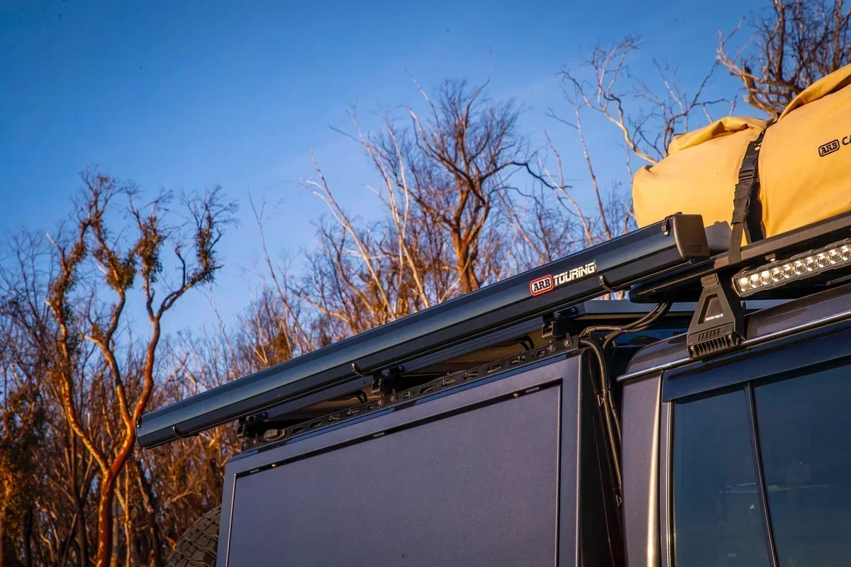 ARB Aluminum Awning Black W/Light  2500x2500mm